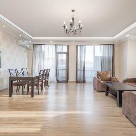 2 Bedrooms 2 Bathrooms Large And Lux Apartment Best Location Erivan Exterior foto