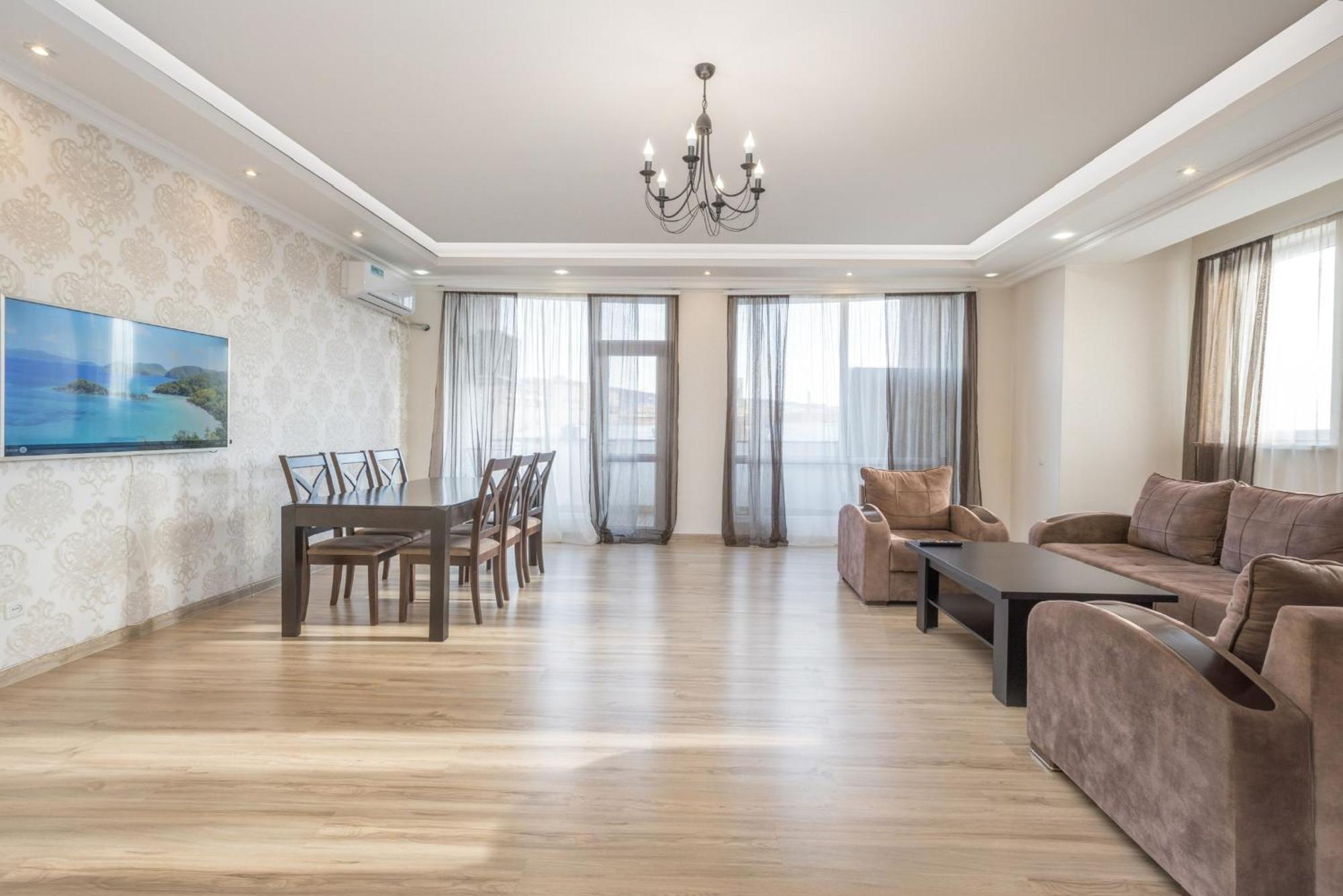 2 Bedrooms 2 Bathrooms Large And Lux Apartment Best Location Erivan Exterior foto
