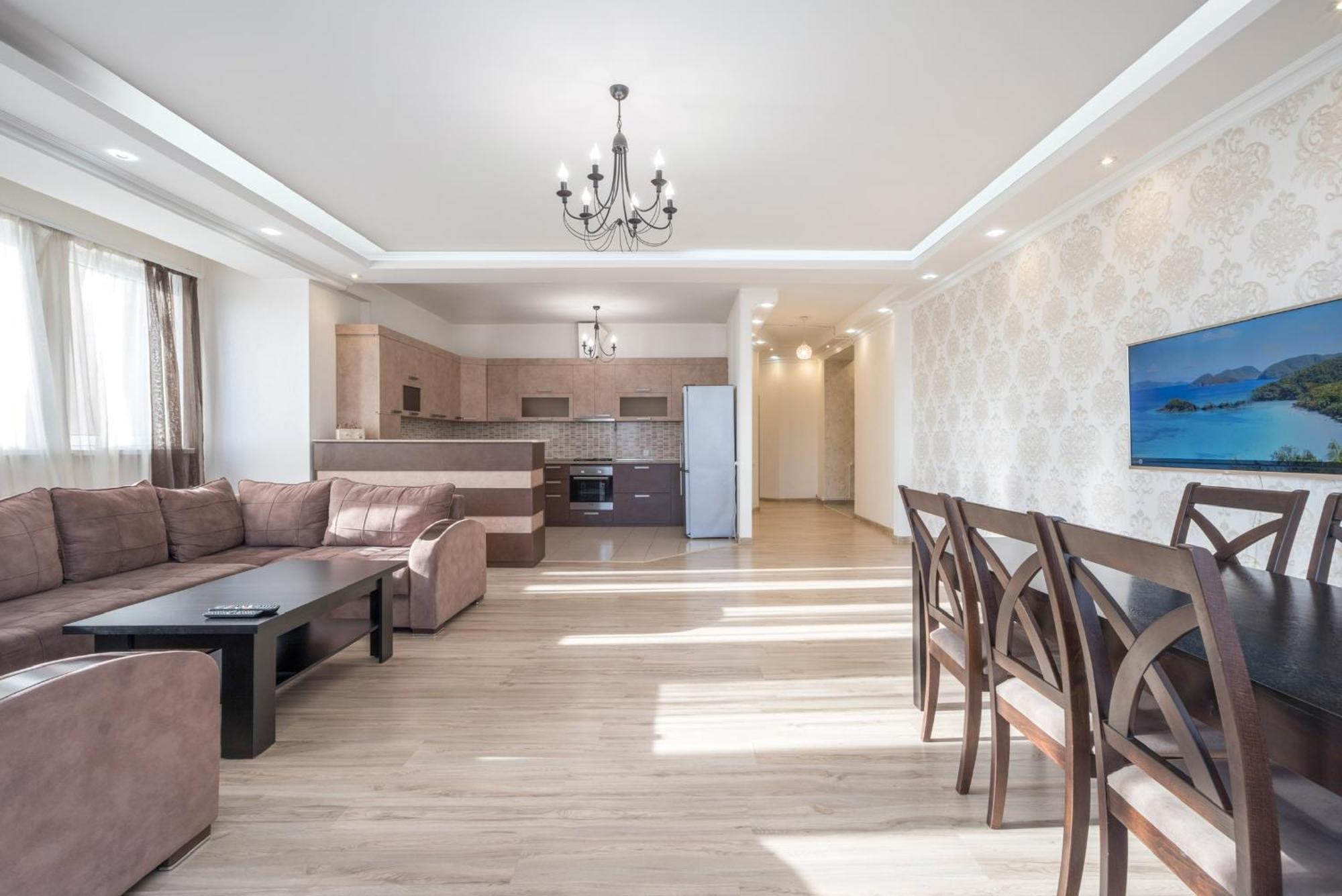 2 Bedrooms 2 Bathrooms Large And Lux Apartment Best Location Erivan Exterior foto