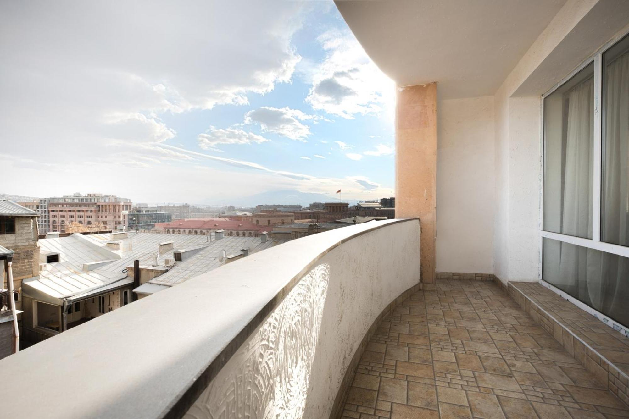 2 Bedrooms 2 Bathrooms Large And Lux Apartment Best Location Erivan Exterior foto